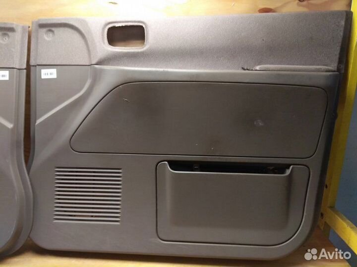 Обшивка двери перед. mitsubishi dion