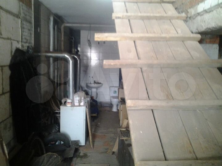 Дом 200 м² на участке 8,5 сот.