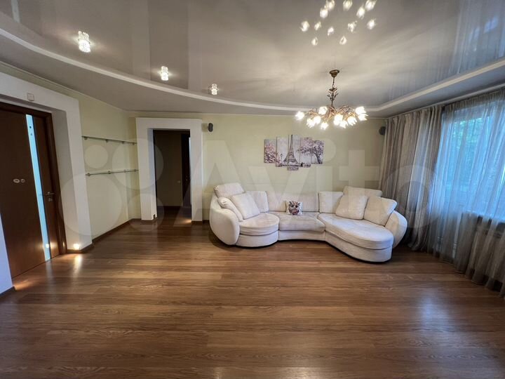 6-к. квартира, 139,6 м², 2/5 эт.