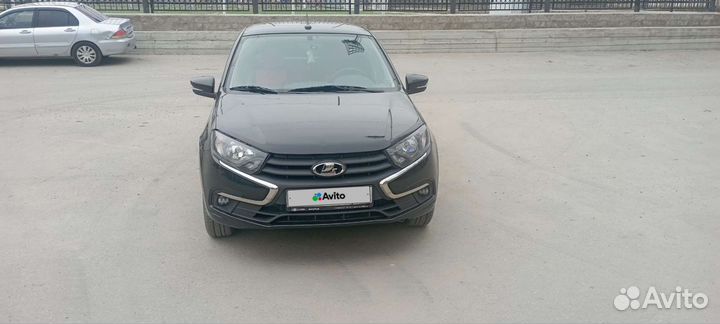 LADA Granta 1.6 МТ, 2020, 100 000 км
