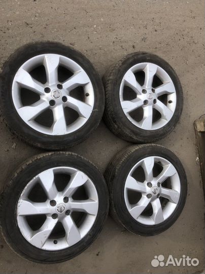 Комлпект колес Nissan note r16
