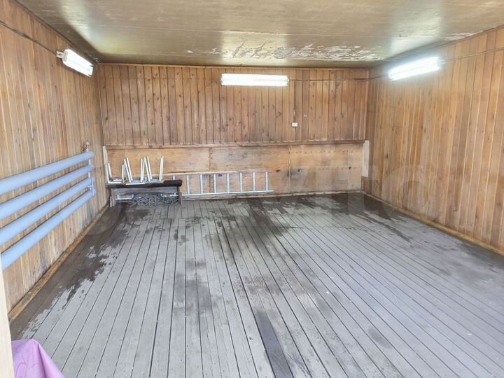 Гараж, > 30 м²