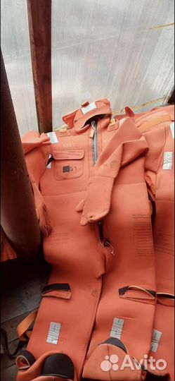 Сухие гидрокостюмы