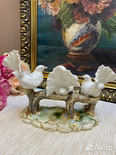 Статуэтка итальянская фарфор голубки