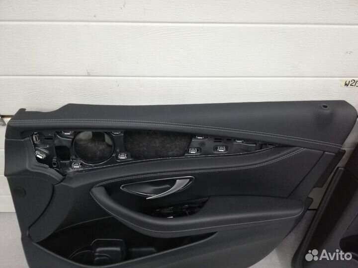 Обшивка двери правая сторона Мерседес W213