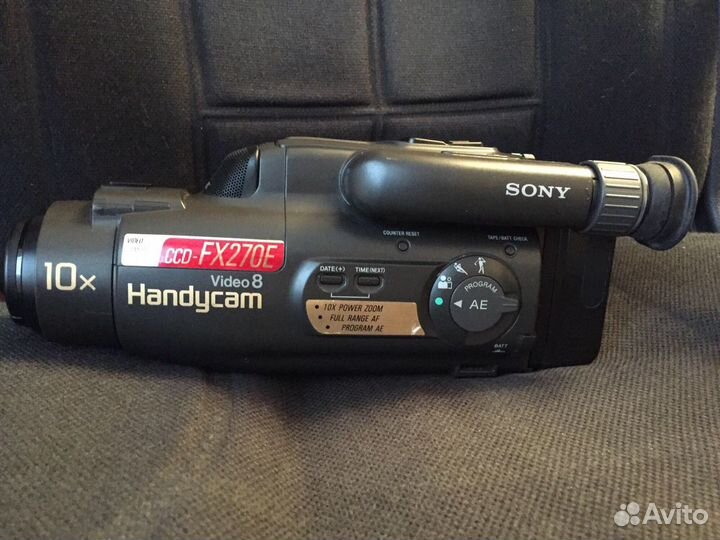 Видеокамера Sony CCD-FX270E