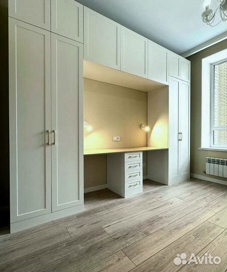 Шкаф книжный со стеклом