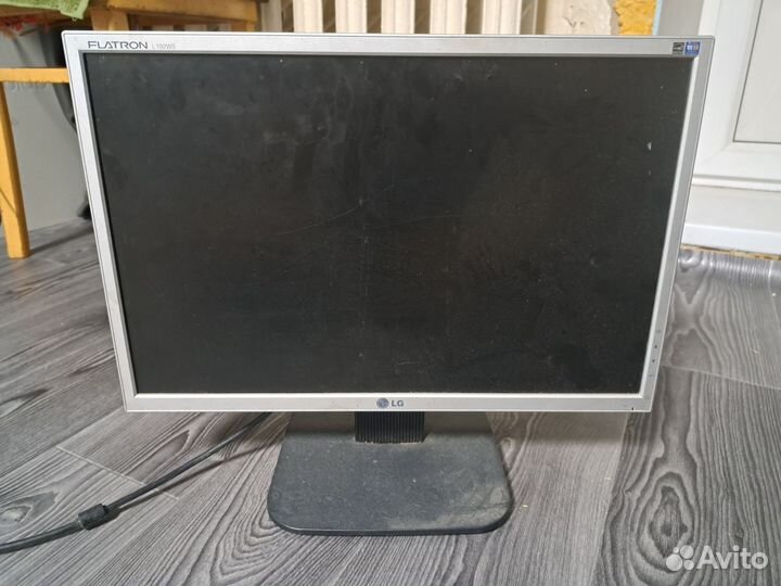 Монитор LG