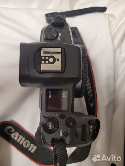 Зеркальный фотоаппарат Canon eos R