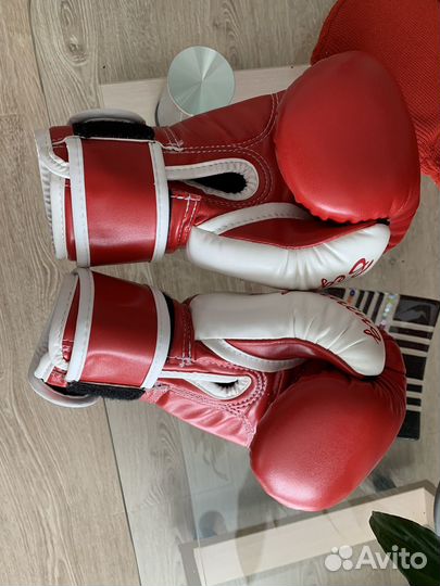 Боксерские перчатки