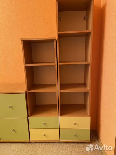 Комод детский и два шкафа для книг и игрушек
