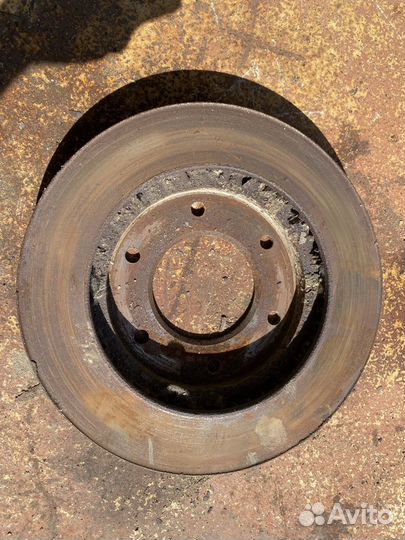 Поворотный кулак Mitsubishi Pajeeo Sport 2 L200