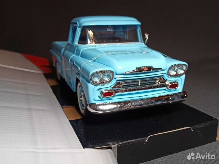 Модель Chevy Apache Blue 1958 Motormax 1:24