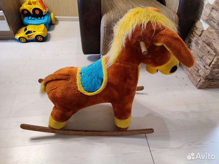 Детская качалка лошадь