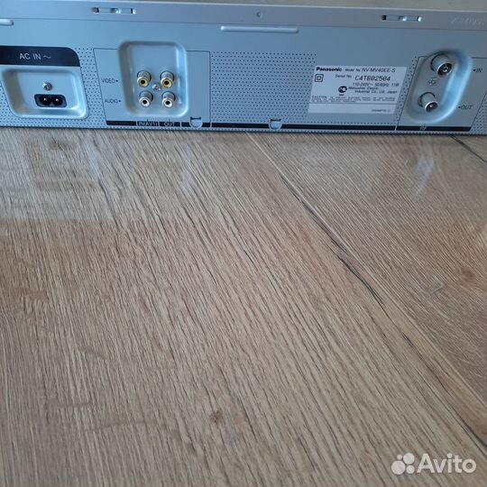 Видеомагнитофон Panasonic NV-MV40