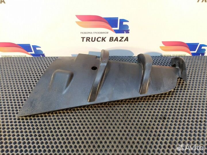 Дефлектор капота правый Man TGX