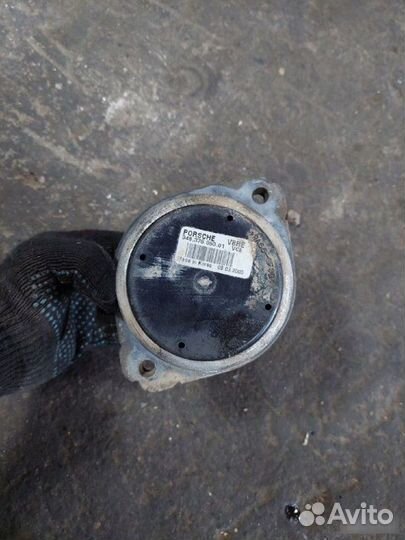 Опора двигателя правая Porsche Cayenne 955