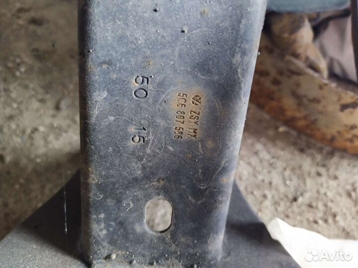 Усилитель заднего бампера VW jetta6 5c6807586