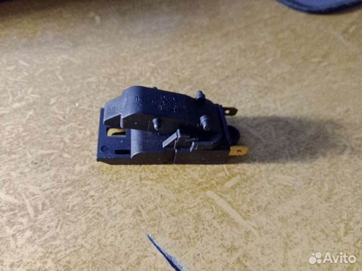 Кнопка клавиша вкл электрочайника