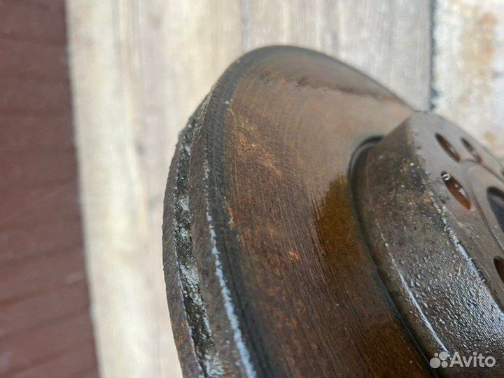 Диск тормозной передний Audi 3 8P 1.8 2008