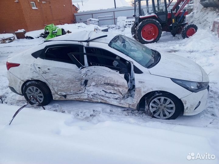 Hyundai Solaris 1.6 AT, 2021, битый, 25 000 км