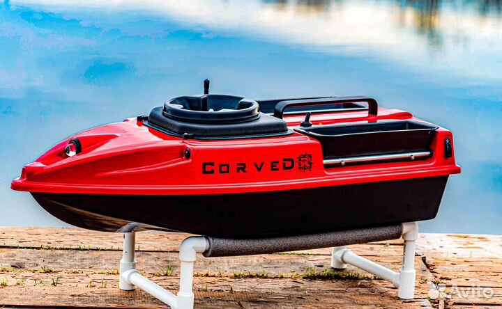 Кораблик для рыбалки и завоза прикормки