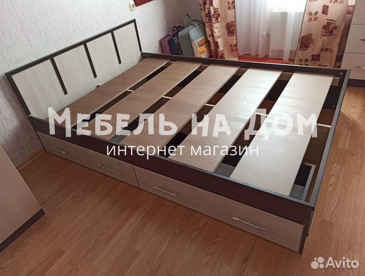 Кровать