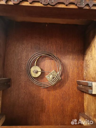 Старинные настенные часы