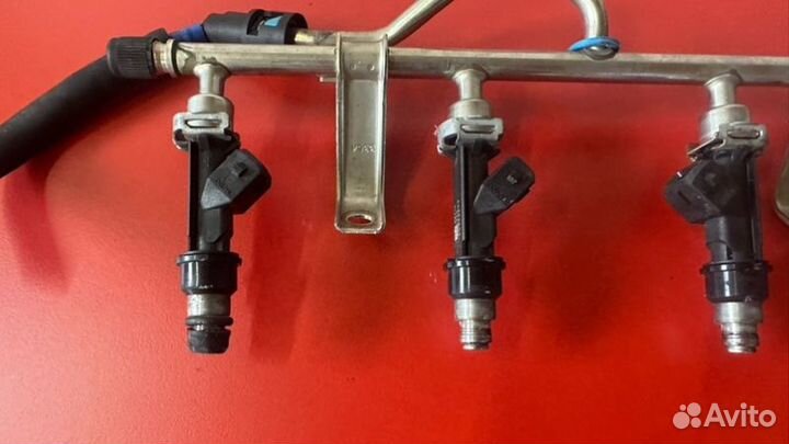 Форсунка топливная Opel Astra H 1.6 Z16XEP 2007