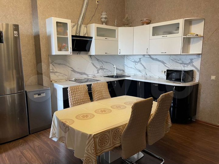 2-к. квартира, 71,5 м², 2/9 эт.