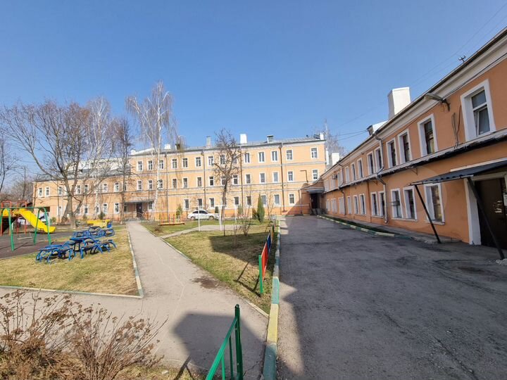 Комната 34 м² в 4-к., 1/2 эт.