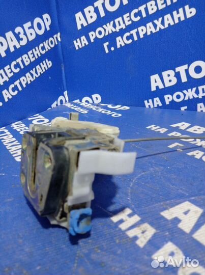 Передний правый замок двери Nissan X-Trail T30