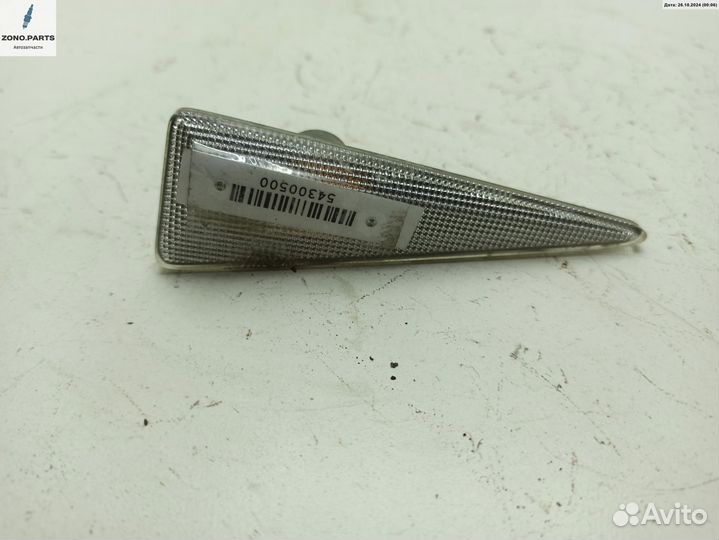 Повторитель поворота правый 8200027151 на Renault Megane II (2002-2008)