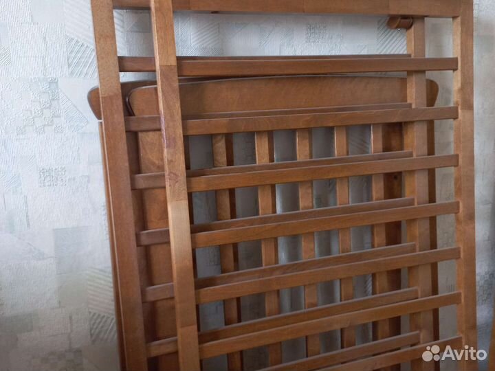 Детская кроватка с маятником