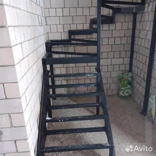 Лестрица из металлокаркаса