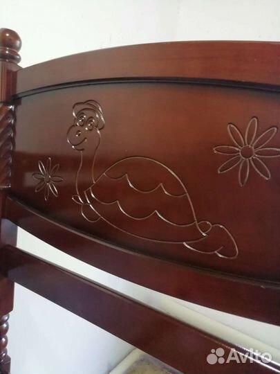 Двухъярусная кровать