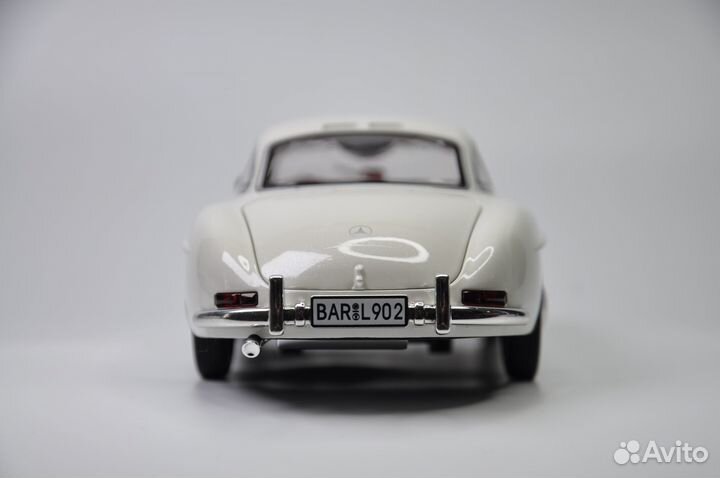 Модель авто Mercedes-Benz 300SL 1954 1:24 металл