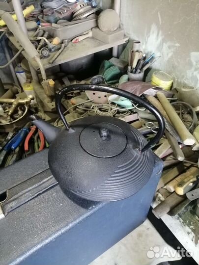 Чайник чугунный