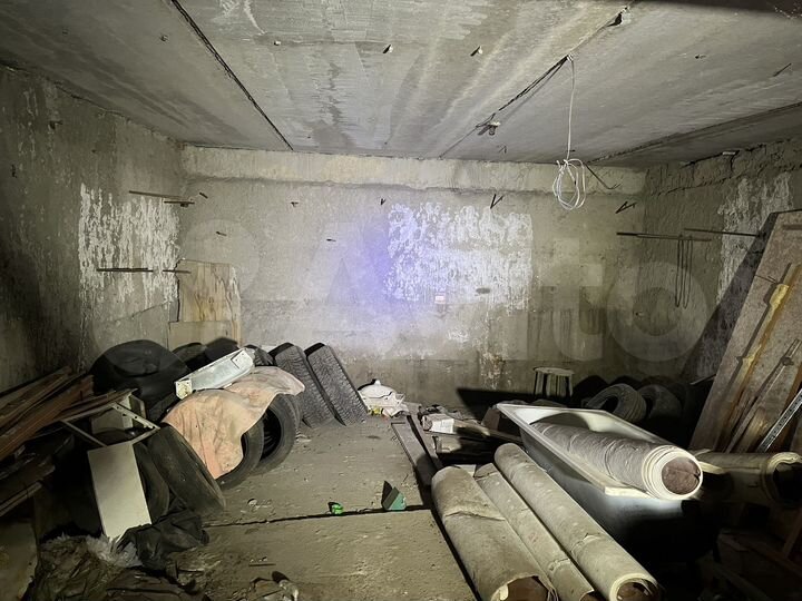 Гараж, > 30 м²