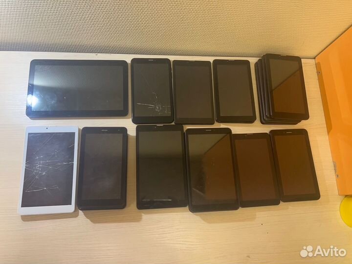 Арт.518 Планшет irbis 17шт на запчасти