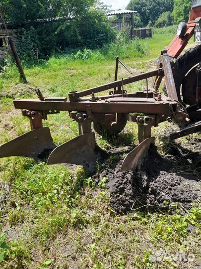 Плуг для трактора