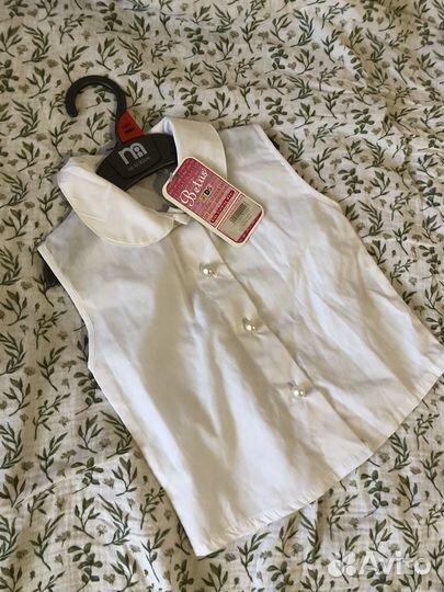 Новая блузочка с жемчужными пуговками 80