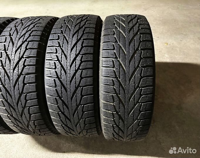 Nokian Tyres Hakkapeliitta R2 215/65 R16