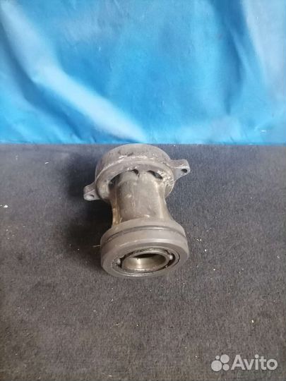 Обойма гребного вала Suzuki DT40