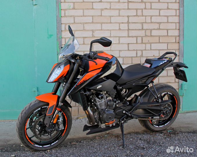 KTM Duke 890
