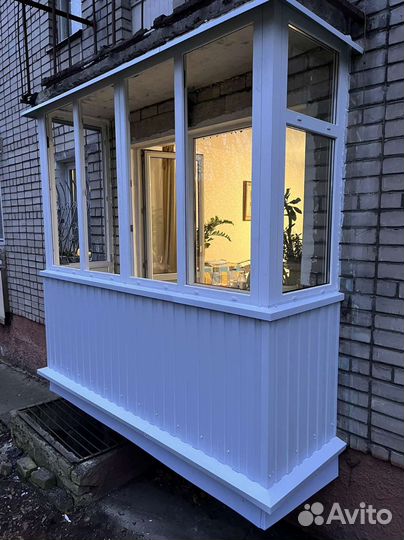 Остекление балконов под ключ