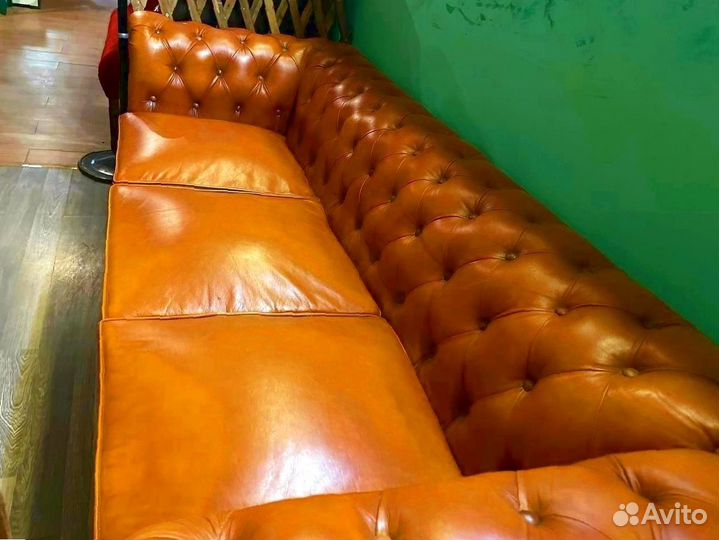 Диван кожаный честер
