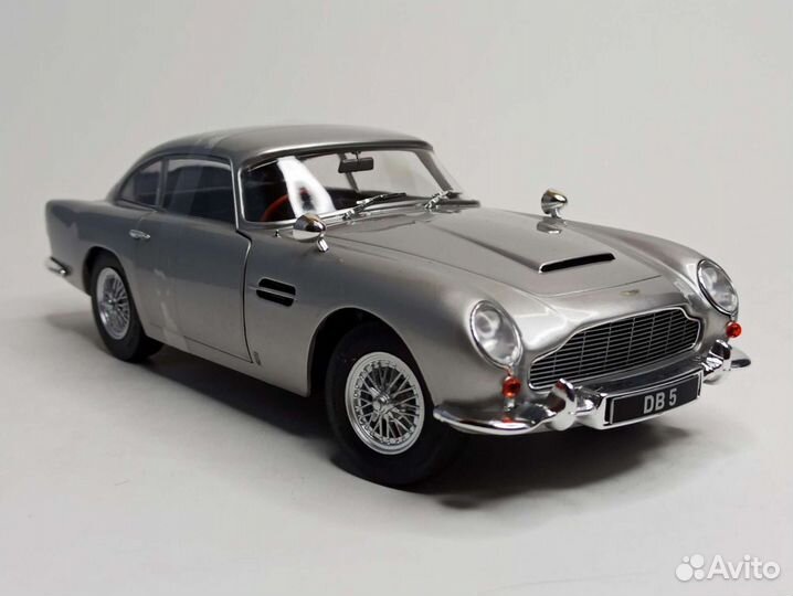 Aston Martin DB5 RHD 1964 Solido 1:18