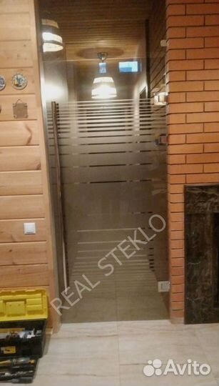 Стеклянные двери на заказ