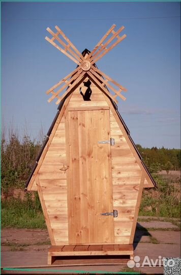 Уличный туалет деревянный